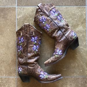 Corral boots